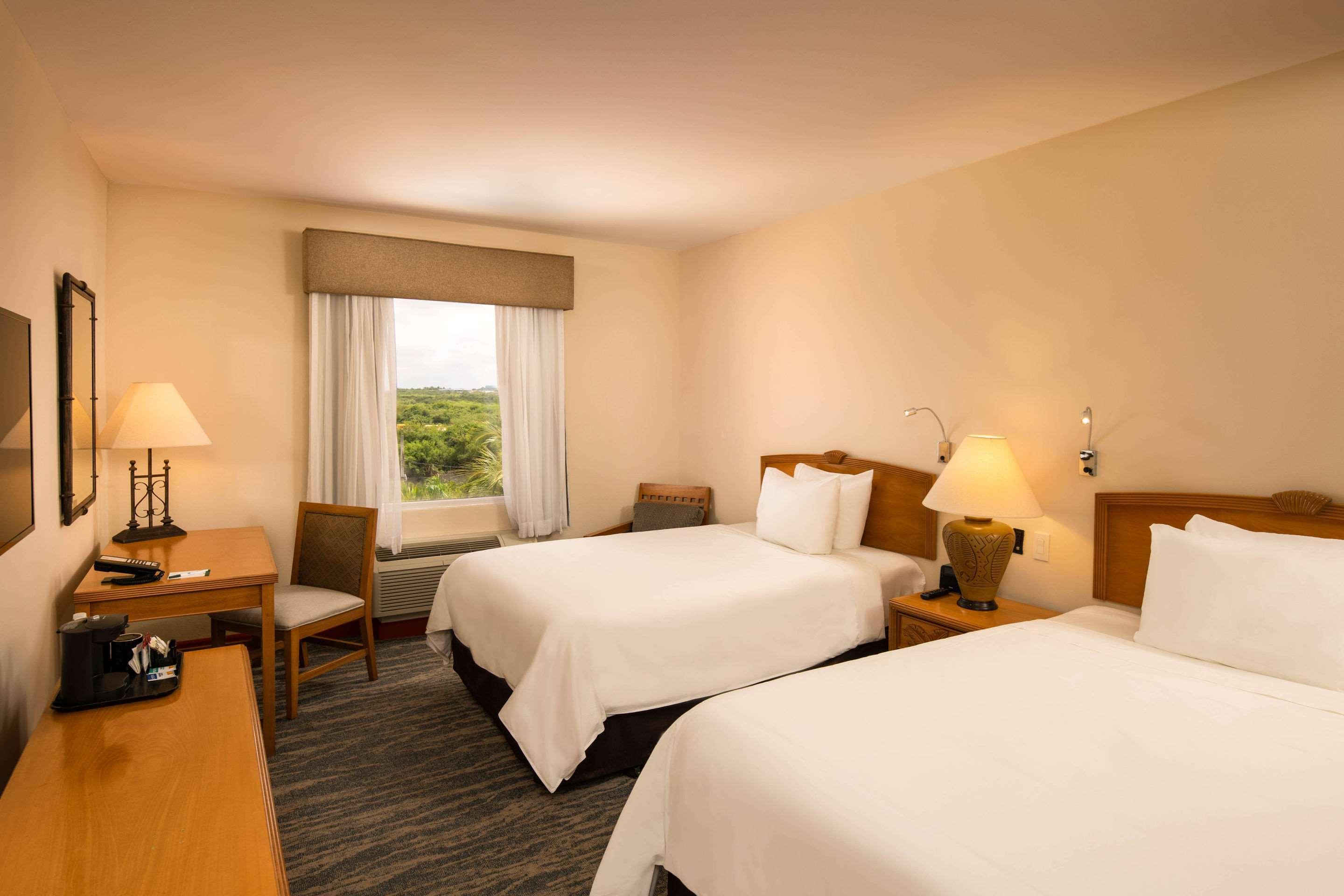 Four Points By Sheraton Santo Domingo Exterior photo