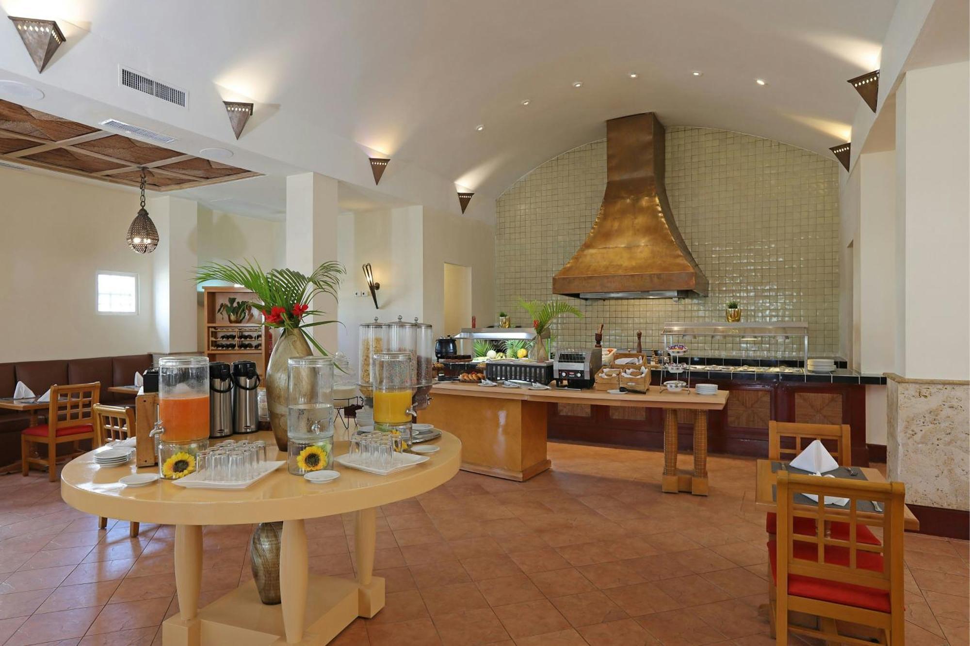 Four Points By Sheraton Santo Domingo Exterior photo