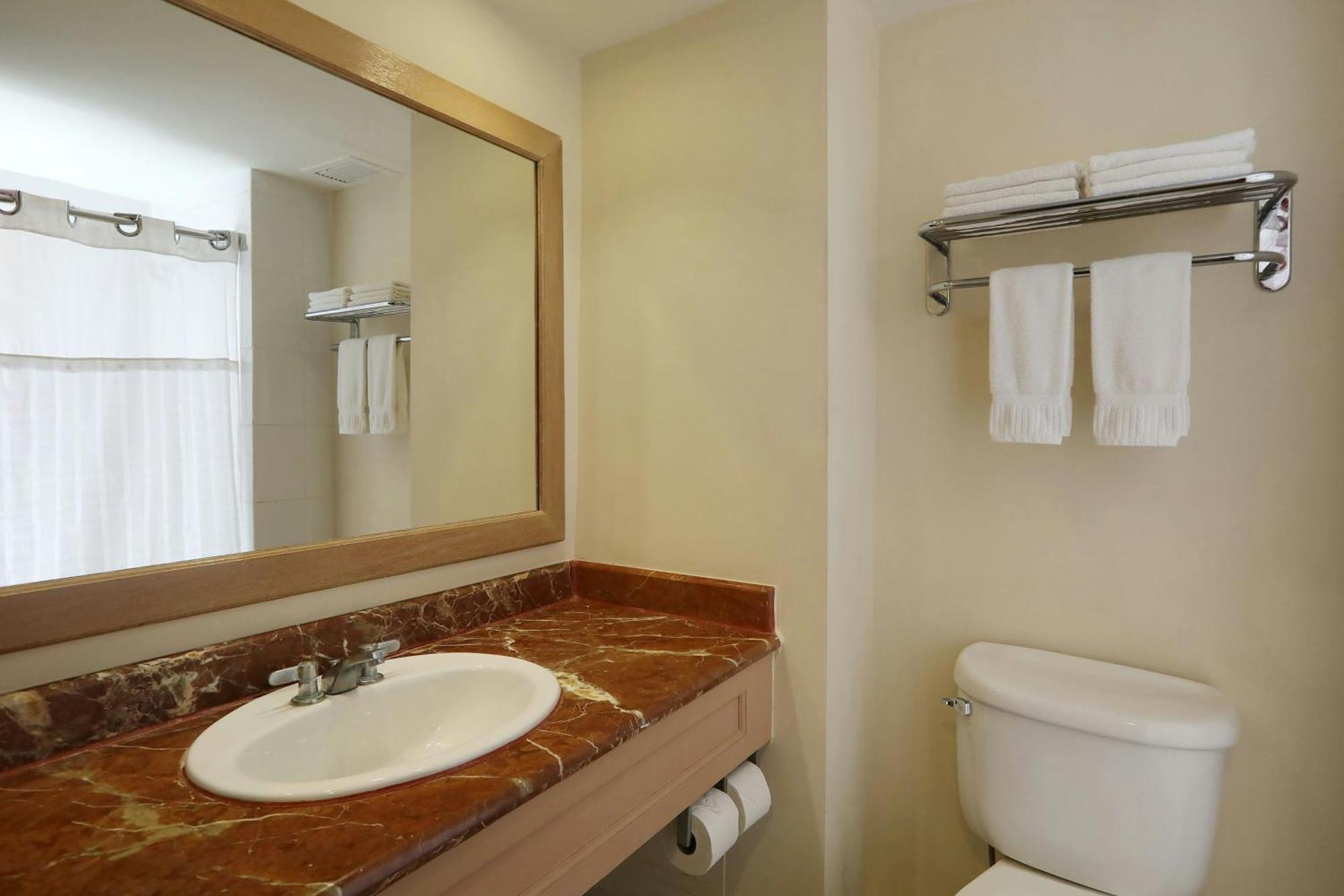 Four Points By Sheraton Santo Domingo Exterior photo