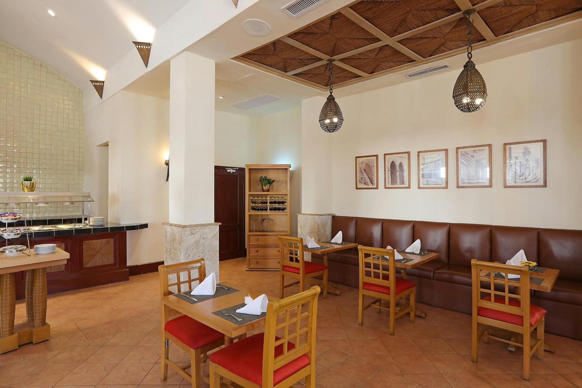 Four Points By Sheraton Santo Domingo Exterior photo