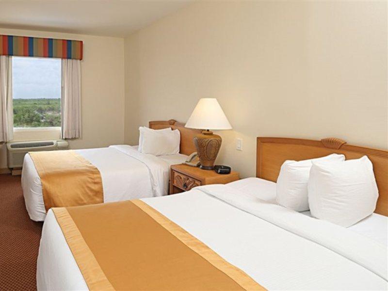 Four Points By Sheraton Santo Domingo Exterior photo